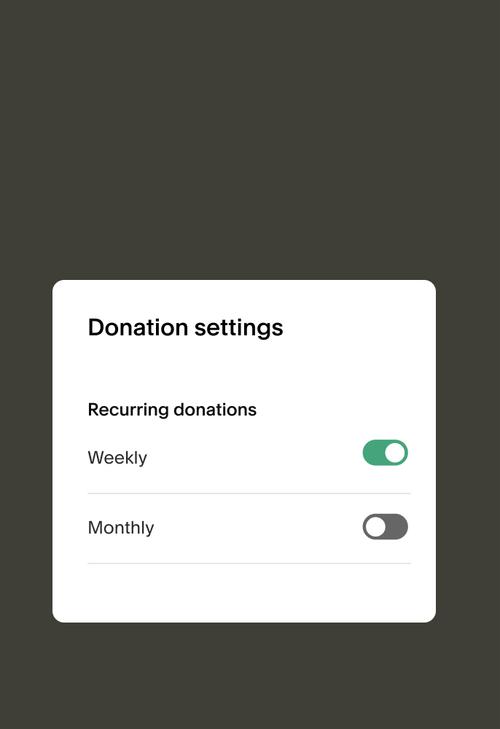 Spendeneinstellungsmenü, in dem wöchentlich wiederkehrende Spenden aktiviert und monatliche Spenden deaktiviert sind.